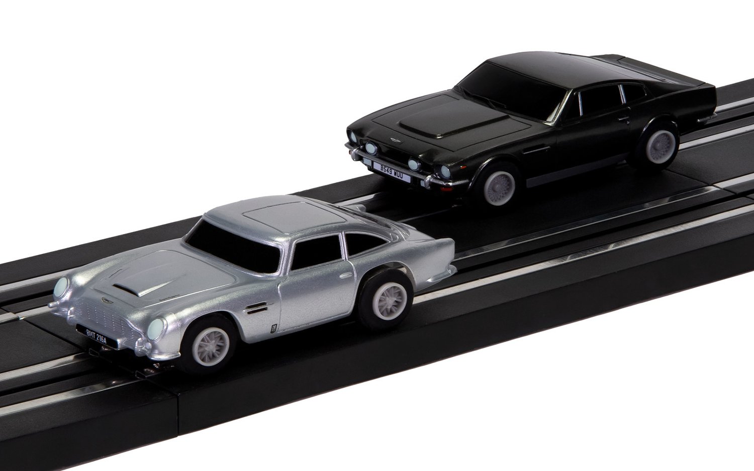 Micro Scalextric James Bond 007 Race Set Aston Martin DB5 vs Aston Martin V8 # 1171M