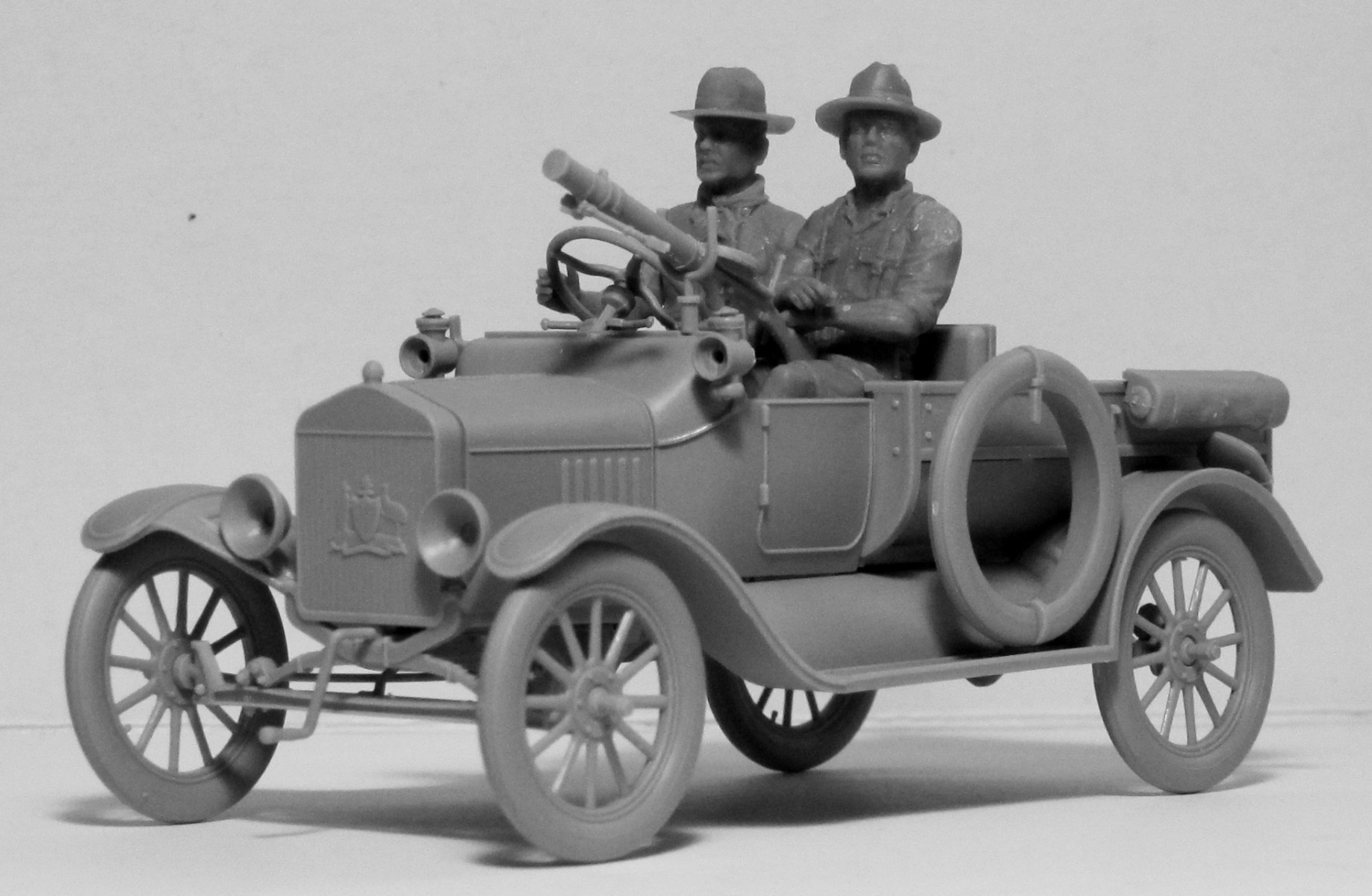 ICM 1/35 ANZAC Drivers (1917-1918) (2 figures) # 35707