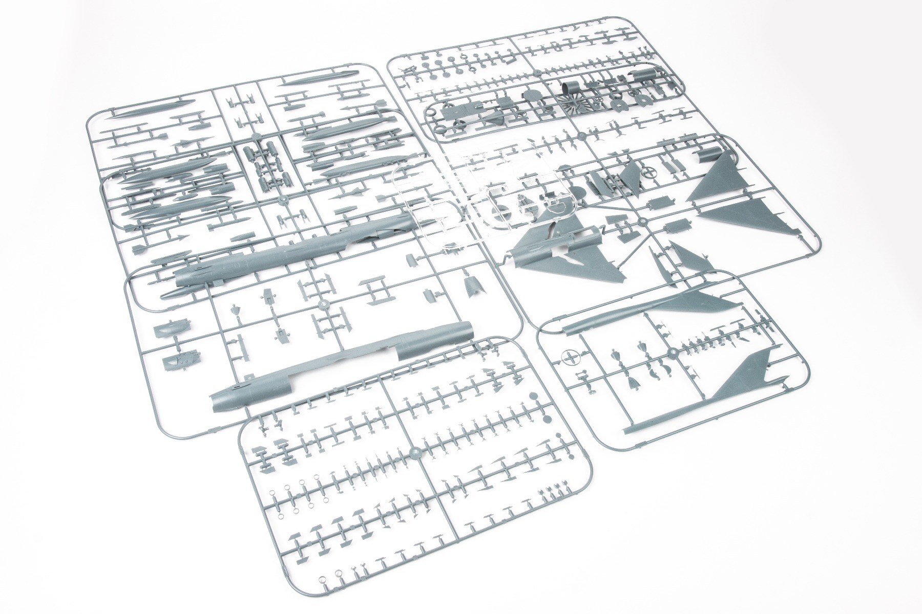 Eduard 1/48 Mikoyan MiG-21bis Weekend Edition # 84130