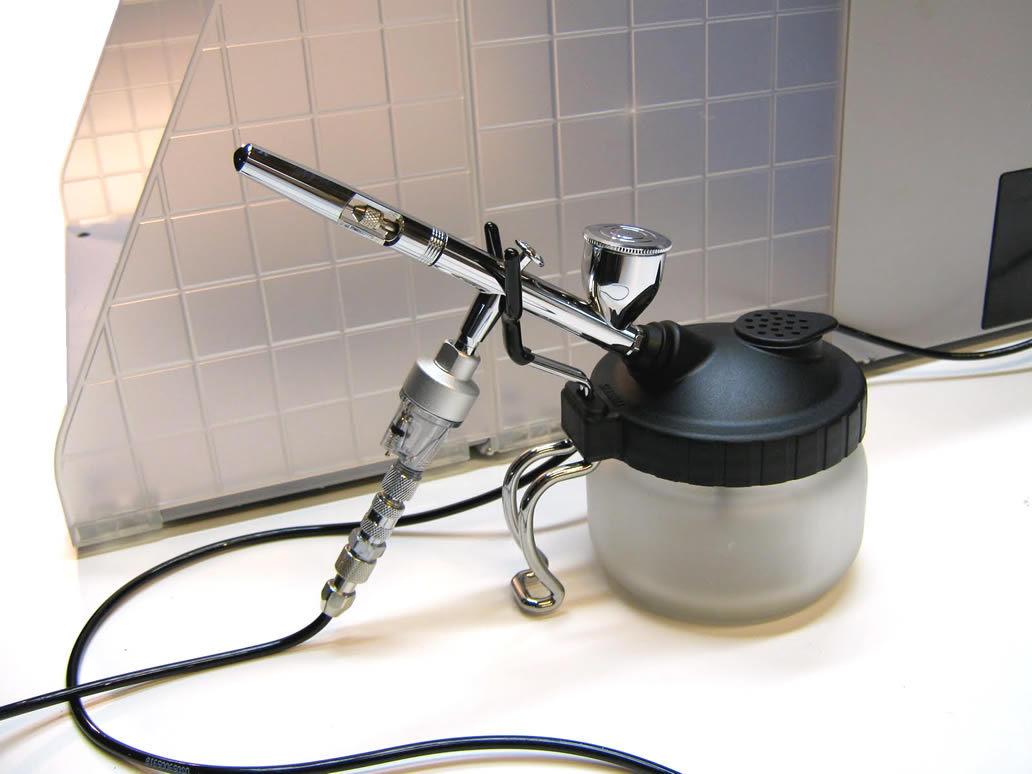 Iwata Airbrush Cleaning Station with Airbrush Hanger # E-CPOT