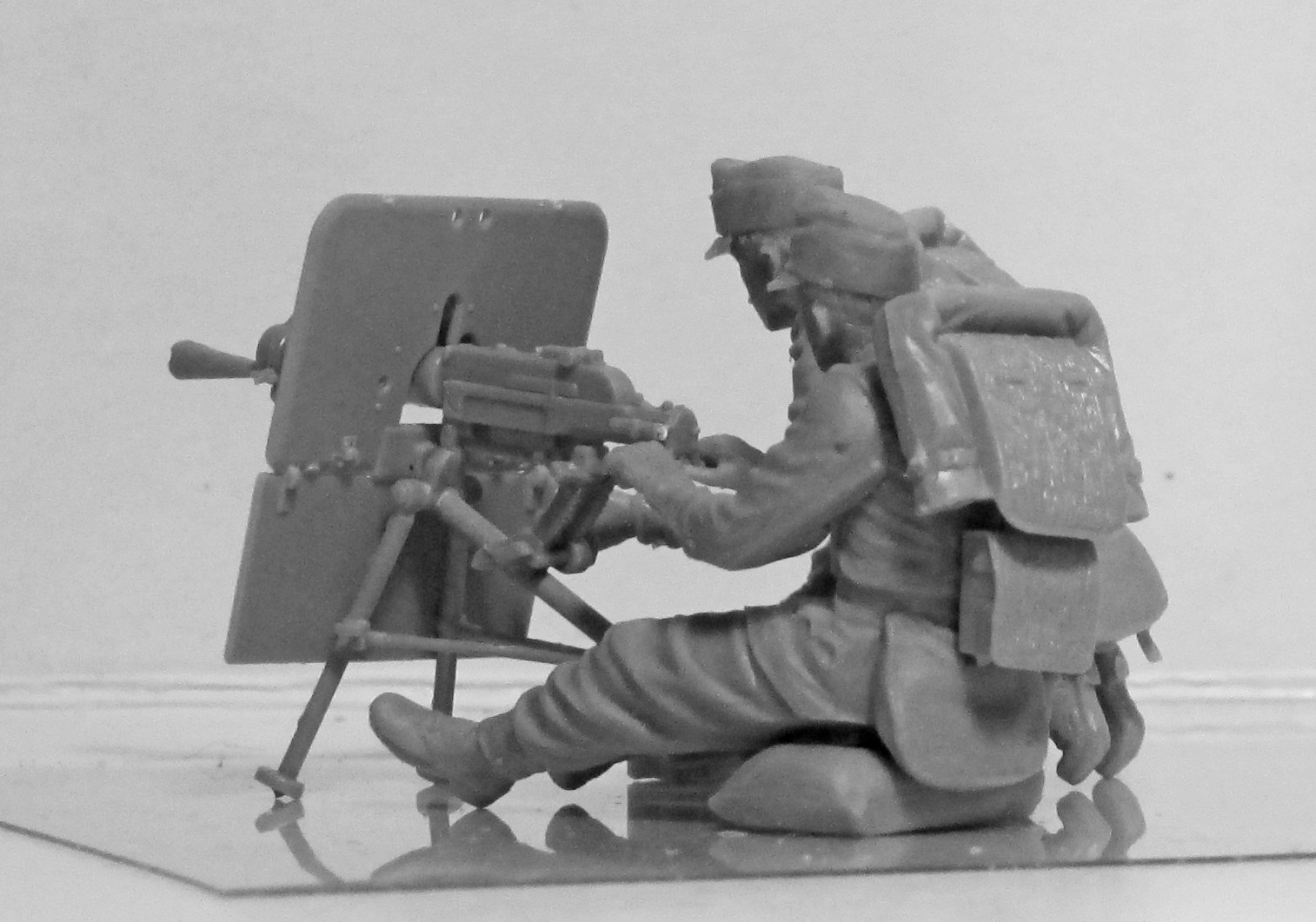 ICM 1/35 WWI Austro-Hungarian MG Team (2 figures) (100% new molds) # 35697