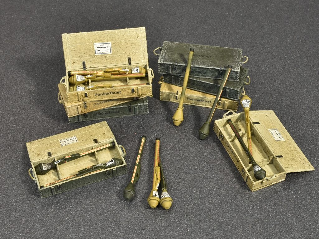 Miniart 1/35 - Panzerfaust 30/60 Set # 35253